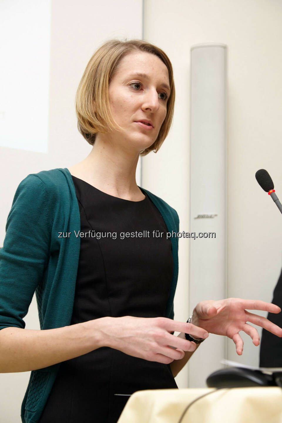 Andrea Wiesinger erhielt einen Anerkennungspreis für die Diplomarbeit „ Auswirkungen der IFRS - Umstellung auf Kennzahlen österreichischer kapitalmarktorientierter und nicht kapitalmarktorientierter Konzern-unternehmen“ im Wert von 1000 Euro 