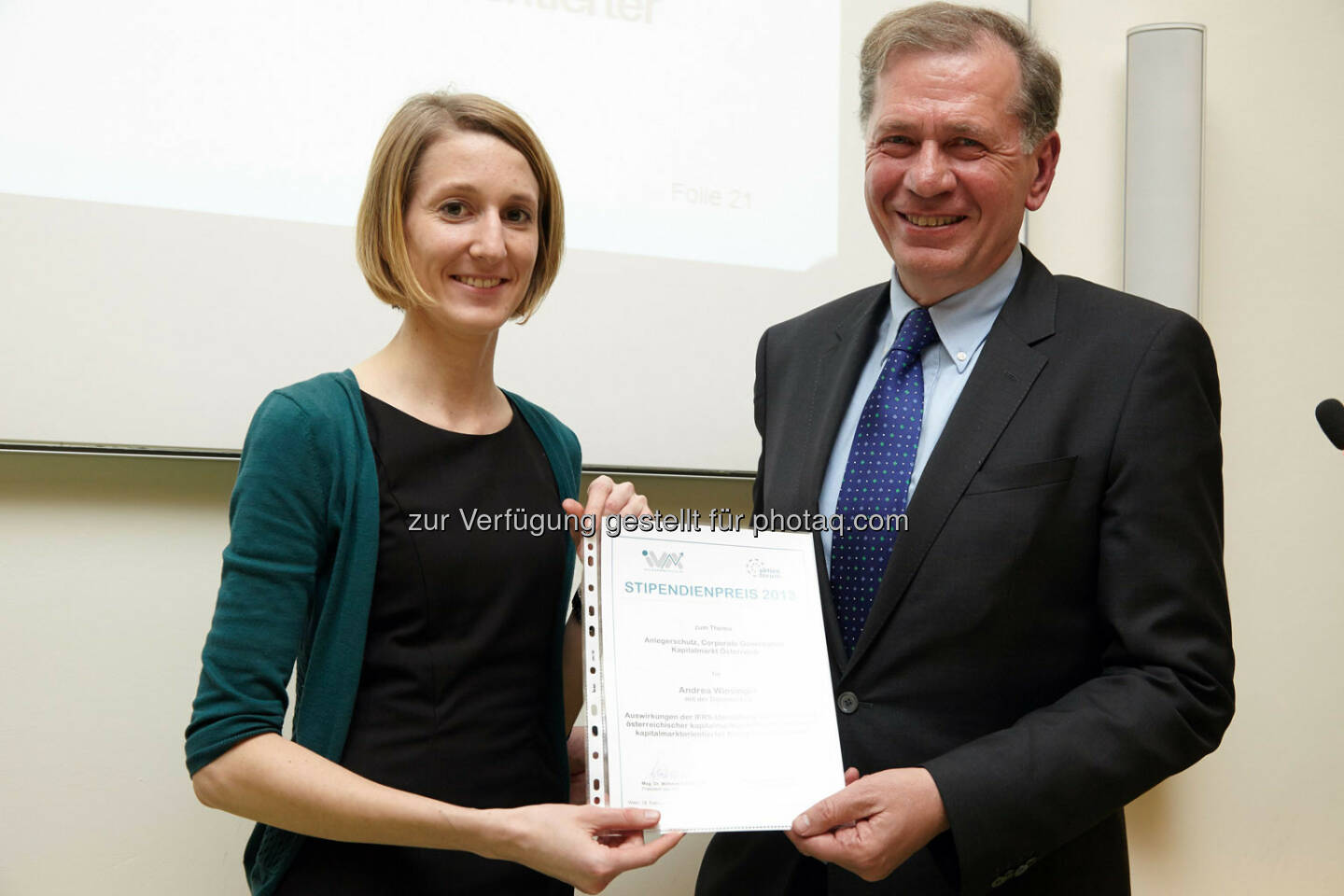Andrea Wiesinger erhielt einen Anerkennungspreis für die Diplomarbeit „ Auswirkungen der IFRS - Umstellung auf Kennzahlen österreichischer kapitalmarktorientierter und nicht kapitalmarktorientierter Konzern-unternehmen“ im Wert von 1.000 Euro 