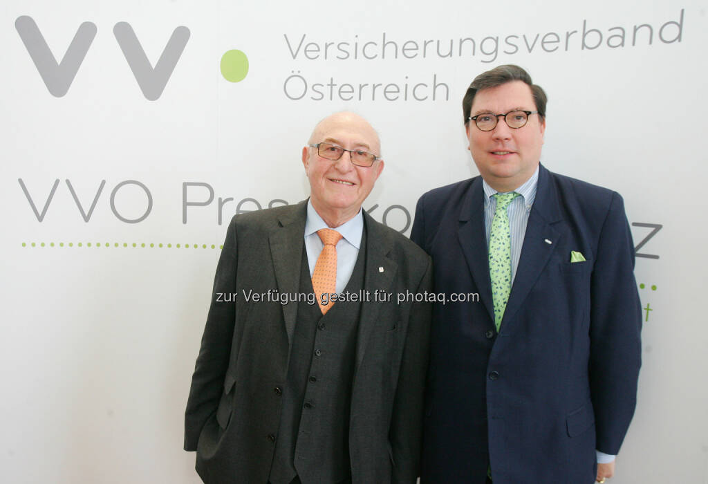 Günter Geyer (Präsident des österreichischen Versicherungsverbandes VVO) und Louis Norman-Audenhove (Generalsekretär des österreichischen Versicherungsverbandes VVO).  Erste Berechnungen zeigen für das Geschäftsjahr 2013 in der Lebensversicherungssparte einen leichten Rückgang der Prämien, in der Krankenversicherung und in der Schaden-Unfallversicherung wird ein Plus verzeichnet. (27.02.2014) 