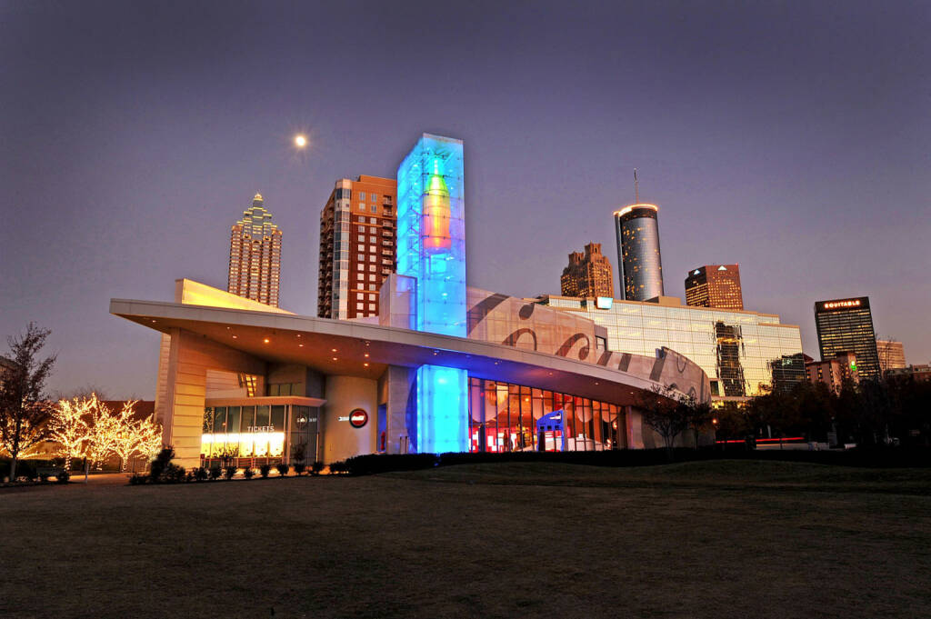 The World of Coca-Cola silhouetted against the night sky, © Coca-Cola Company(Homepage) (08.03.2014) 