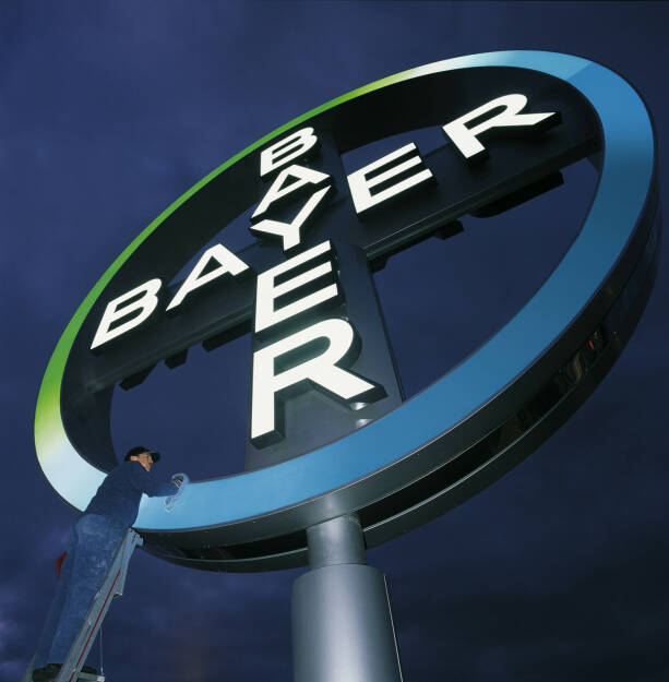 Bayer-Kreuz am Köln-Bonner Flughafen, © Die Bayer AG (Homepage) (10.03.2014) 