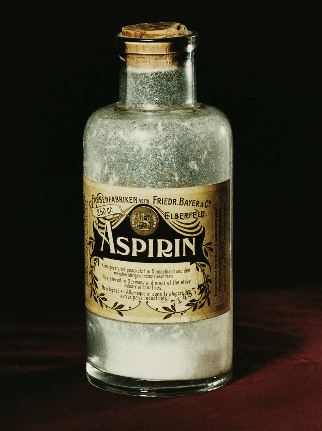 Historische Verpackung (1899) des vielleicht berühmtesten Arzneimittels der Welt: Aspirin, Bayer AG