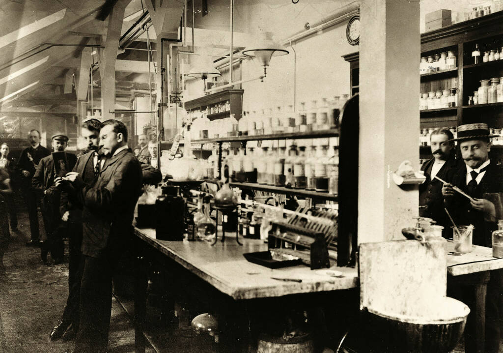 Das wissenschaftliche Bayer-Hauptlaboratorium im Jahr 1891 in Wuppertal-Elberfeld, © Die Bayer AG (Homepage) (10.03.2014) 