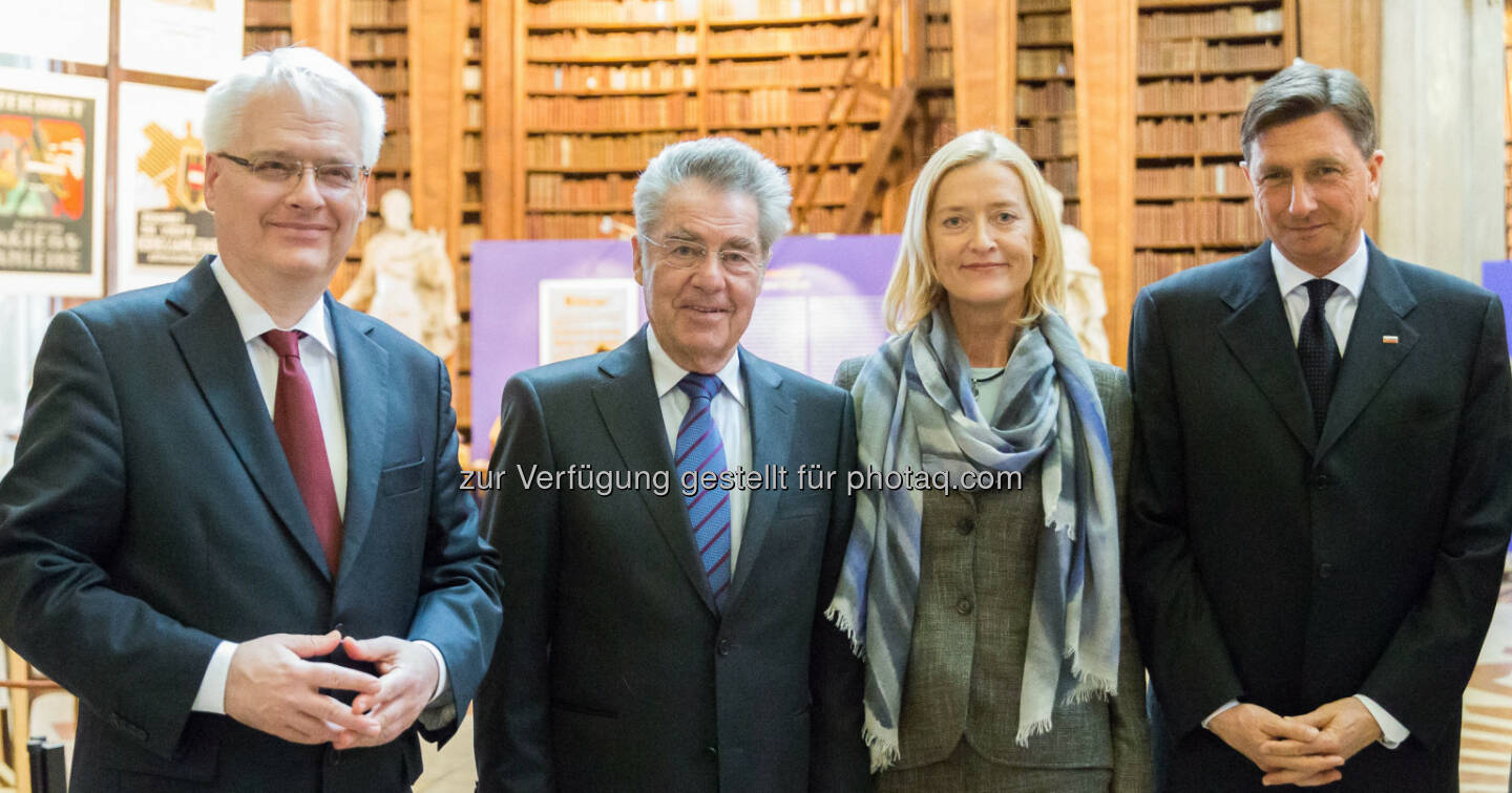 Ivo Josipovic (Staatspräsident der Republik Kroatien), Heinz Fischer (Bundespräsident der Republik Österreich), Johanna Rachinger (Generaldirektorin der Österreichischen Nationalbibliothek), Borut Pahor (Staatspräsident der Republik Slowenien): Drei Staatspräsidenten besichtigen Österreichische Nationalbibliothek