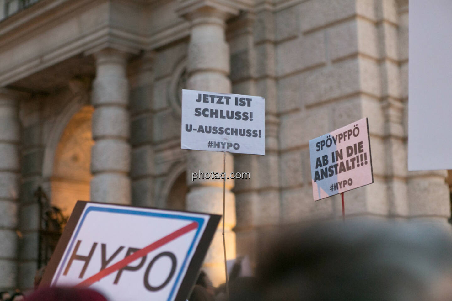 Hypo Demonstration in Wien am 18.03.2014