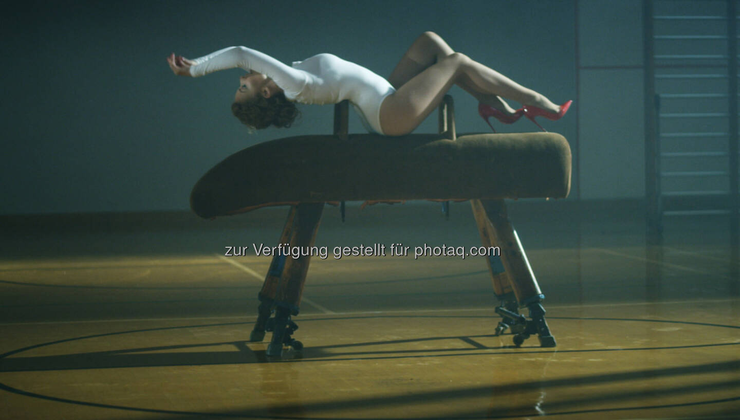 Kylie Minogue trägt für (S)exercize Wolford Klassiker