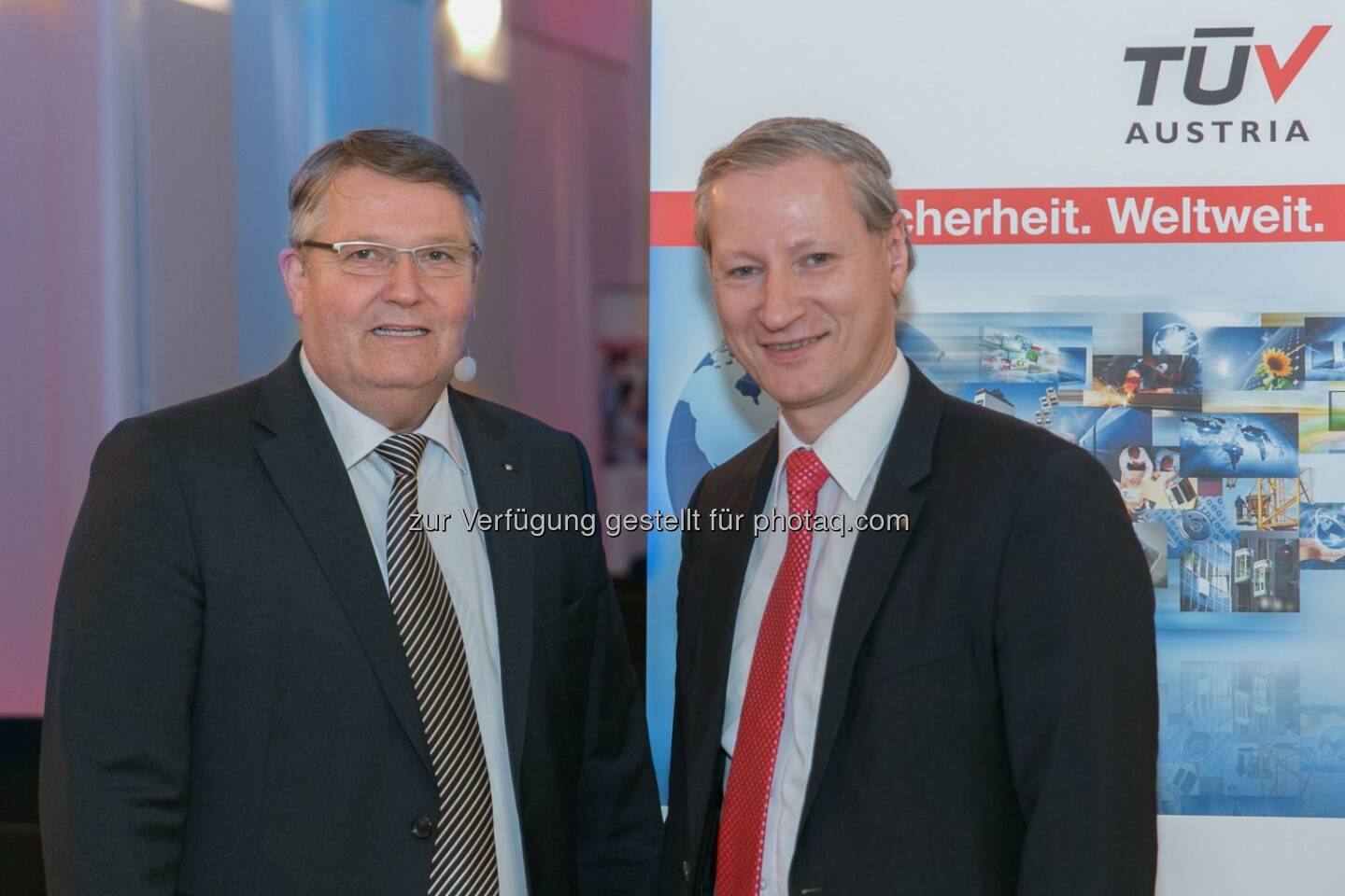 Albin Kälin (CEO der EPEA Switzerland AG), Stefan Haas (CEO der TÜV Austria Holding AG) beim TÜV Austria Forum am 20.3. (Bild: TÜV Austria Holding AG/APA-Fotoservice/Hinterramskogler)
