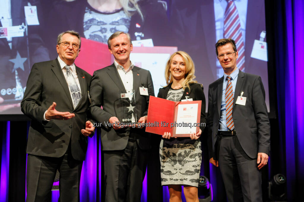 Erich Laminger (Geschäftsführer von Great Place to Work Österreich), Alexander Deopito (Vorsitzender der Geschäftsleitung von Lidl Österreich), Lydia Kaltenbrunner (Geschäftsbereichsleiterin Personal von Lidl Österreich) und Andreas Schubert (Gesellschafter von Great Place to Work Österreich): Bei der Verleihung am 20. März in Wien wurde Lidl Österreich als einer der besten Arbeitgeber in Österreich mit dem international anerkannten Award „Great Place to Work“ ausgezeichnet und hat in der Kategorie mit über 500 Mitarbeitern den 2. Rang belegt., © Aussendung (21.03.2014) 