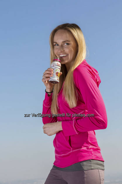 Sirco ist das erste Getränk in Österreich, welches das bioaktive Tomaten-Extrakt fruitflow® enthält. Als Markenbotschafterin fungiert Ex-Miss Austria Patricia Kaiser (c) Sirco
  (24.03.2014) 