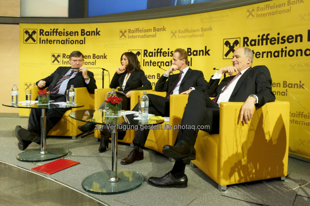 Herbert Stepic, Ingrid Thurnher, Georg Kapsch, Karl Sevelda bei RBI Business Launch am 12.12.12 (c) RBI (15.12.2012) 