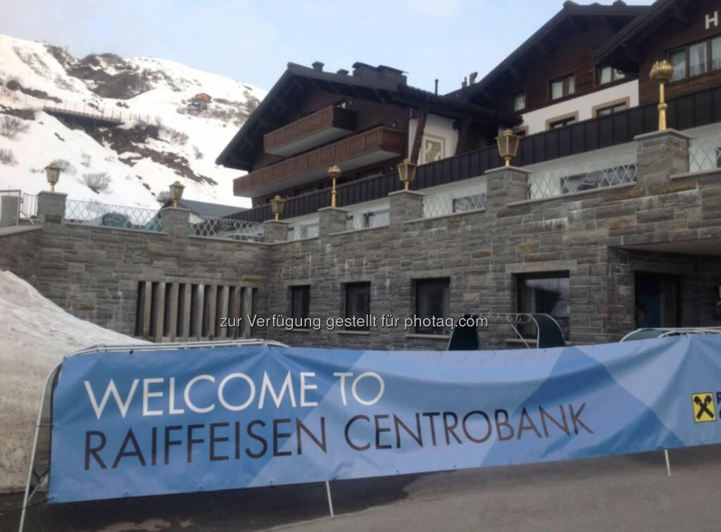 Welcome to Raiffeisen Centrobank in Zürs, ©   (05.04.2014) 