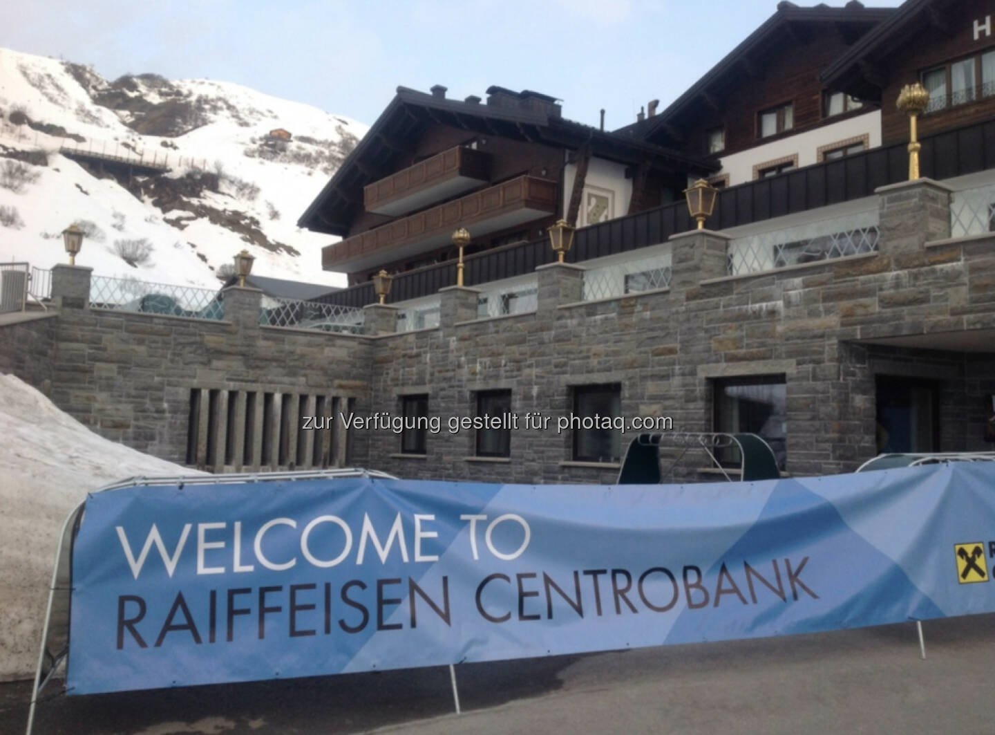 Welcome to Raiffeisen Centrobank in Zürs