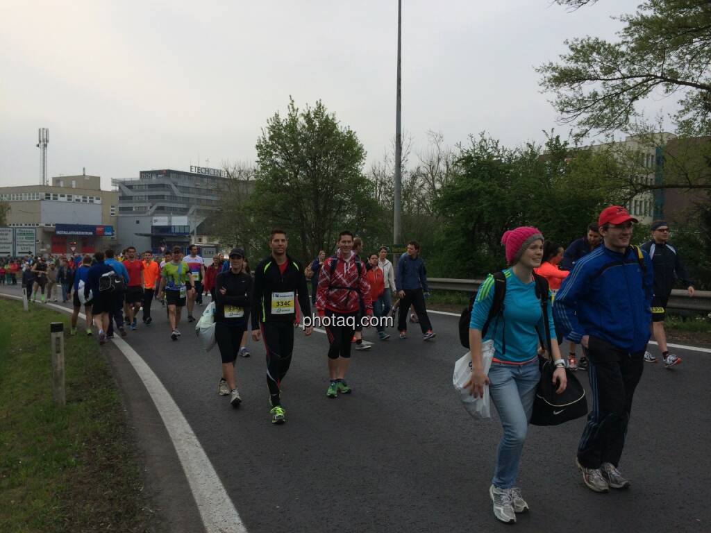 Borealis Linz Marathon, am Weg zum Start, © Martina Draper (06.04.2014) 