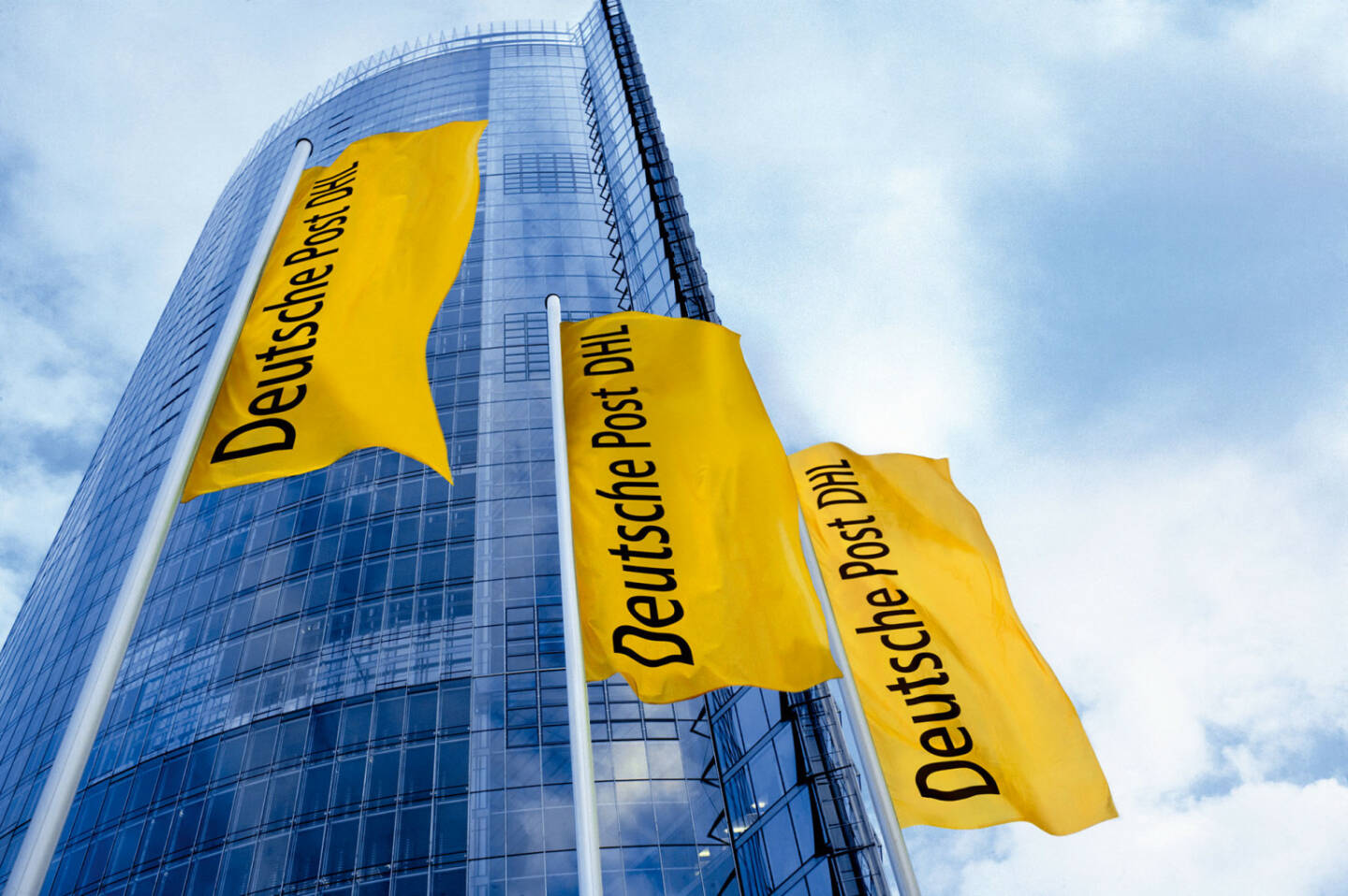 Deutsche Post DHL - Konzernflaggen