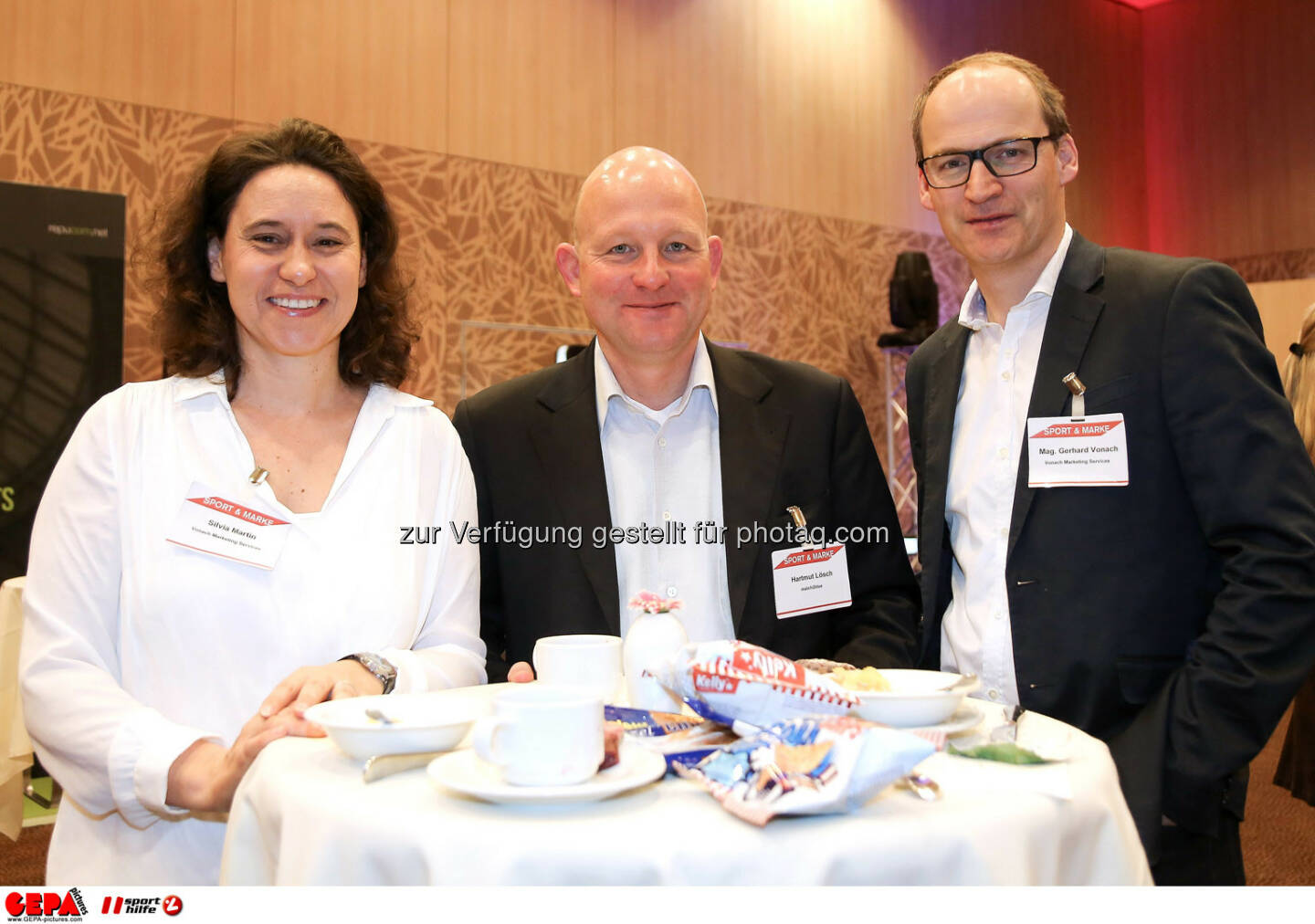  Silvia Martin (Vonach Marketing Services), Geschaeftsfuehrer Hartmut Loesch (match2blue) und Geschaeftsfuehrer Gerhard Vonach (Vonach Marketing Services). (Foto: GEPA pictures/ Christopher Kelemen)
