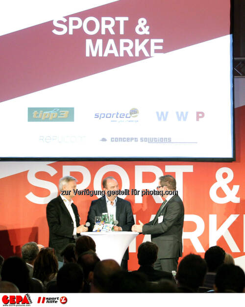 Geschaeftsfuehrer Wolfgang Hoetschl (Kelly), Herbert Prohaska und Geschaeftsfuehrer Hans-Willy Brockes (ESB Europaeischen Sponsoring-Boerse). (Foto: GEPA pictures/ Christopher Kelemen)
 (10.04.2014) 