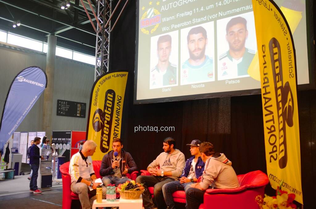 Rapid Spieler am Podium, Petsos, Novota und Starkl, © Josef Chladek finanzmarktfoto.at (11.04.2014) 