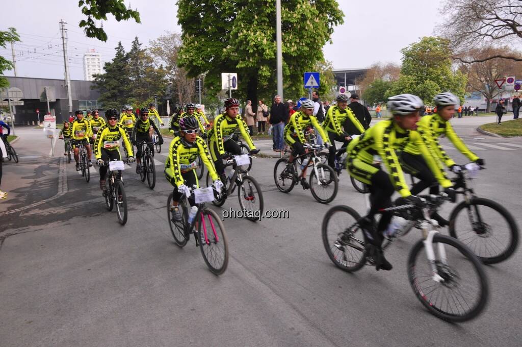 Radfahrer, gelb, VCM 2014, © Josef Chladek für finanzmarktfoto.at (13.04.2014) 