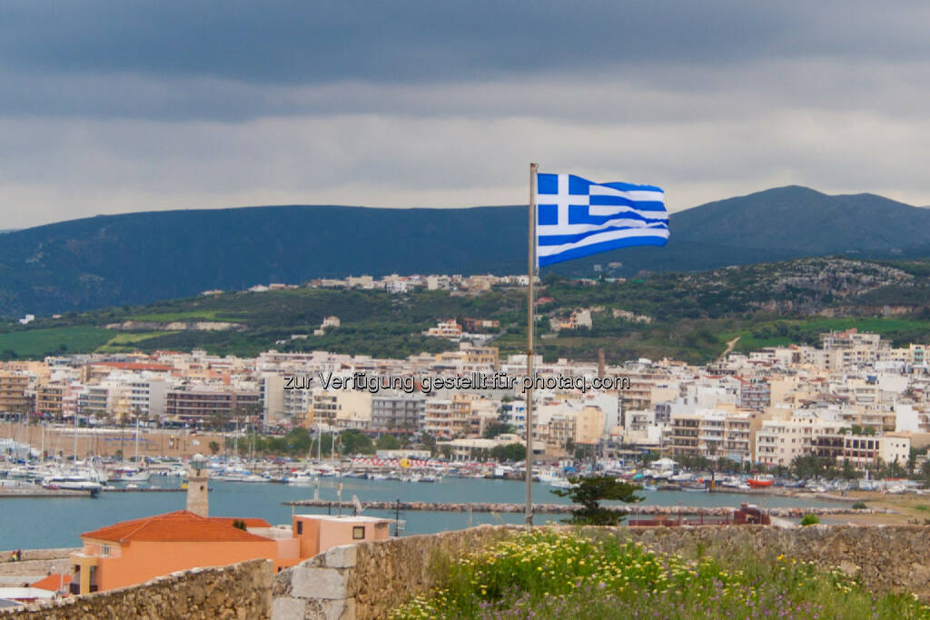 Griechenland, Fahne, Stadt, © shutterstock.com/eigene Bilder (15.04.2014) 