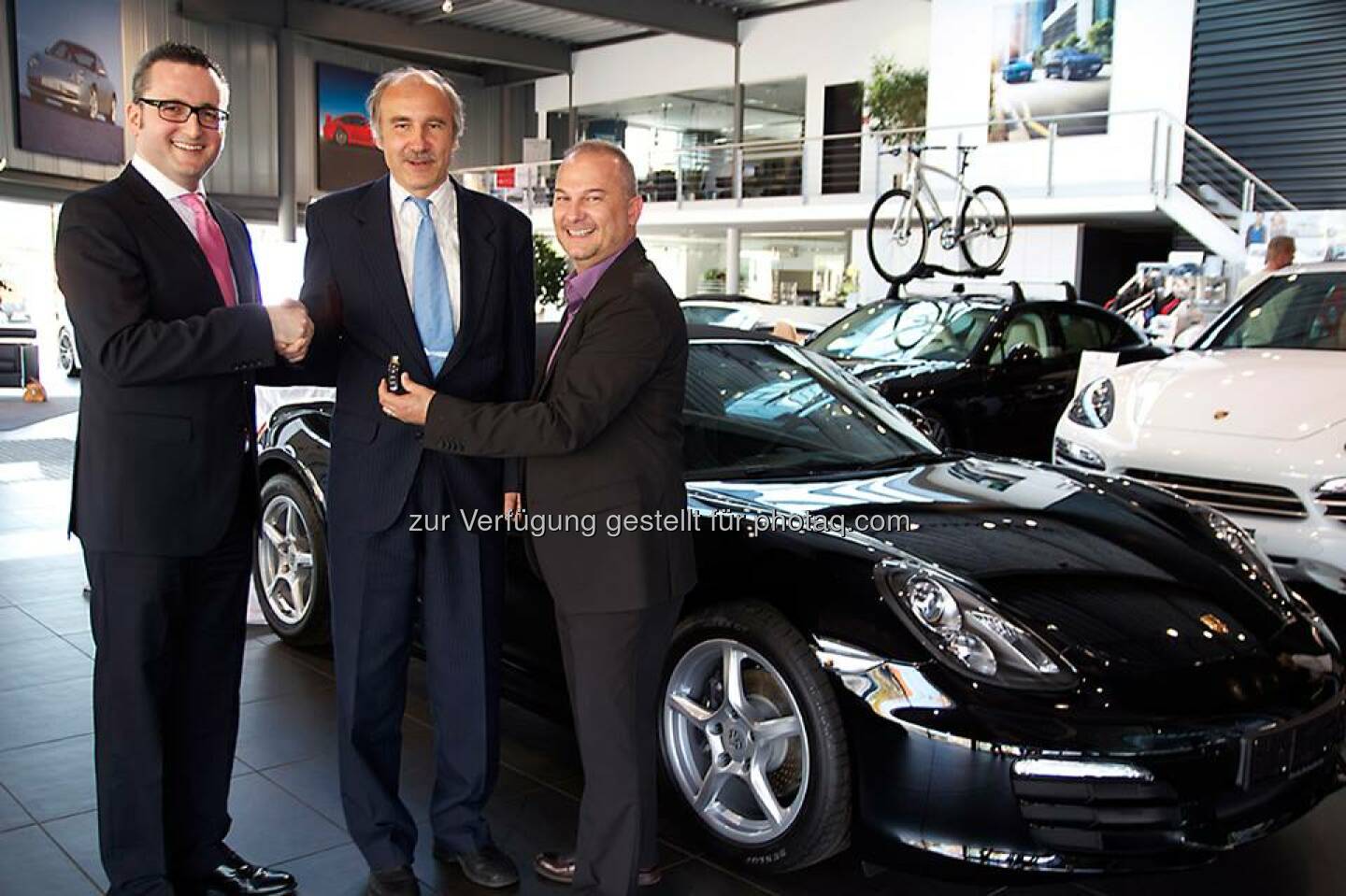 Die Börse Frankfurt Zertifikate AG gratuliert dem Sieger der dritten Trading Masters Staffel und wünscht Ihm viel Spass mit seinem fabrikneuen Porsche Boxster.  Source: http://twitter.com/zertifikateboersefra
