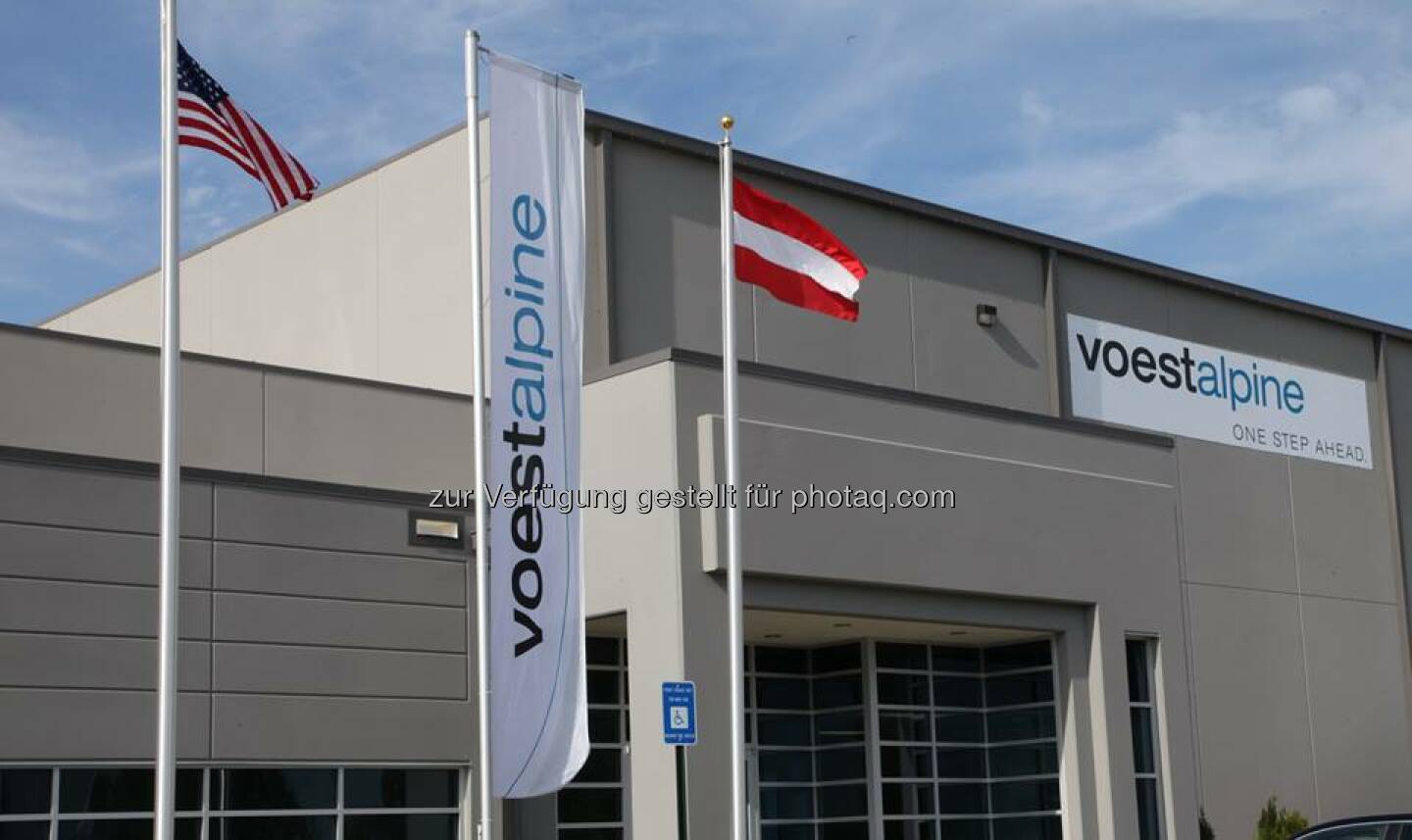 Seit November 2012 ist in #Cartersville, Georgia, ein neues Werk der Metal Forming Division in der Entstehung. Gestern wurde der erste Teil feierlich eröffnet. Die voestalpine Automotive Body Party Inc. ist die neue Basis für die Zulieferung höchstfester #Karosserieteile an premiumorientierte #Automobilhersteller. http://bit.ly/1mxL1ba  Source: http://facebook.com/voestalpine