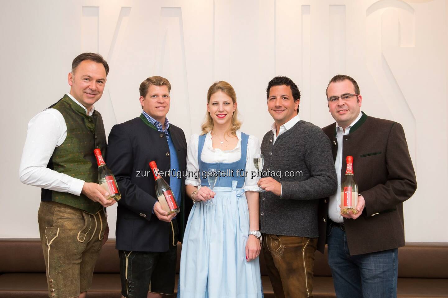 Johann Kattus G.m.b.H.: Kattus meets Almdudler -Gerhard Schilling (Geschäftsführer Almdudler), Claus Hofmann-Credner (Marketingleitung Almdudler), Sophie Kattus (Junior Brand Managerin, Kattus Vertriebs GmbH), Philipp Gattermayer (Geschäftsführer Kattus Vertriebs GmbH) und Andreas Ruhland (Kattus) - Fotograf: Martin Hörmandinger