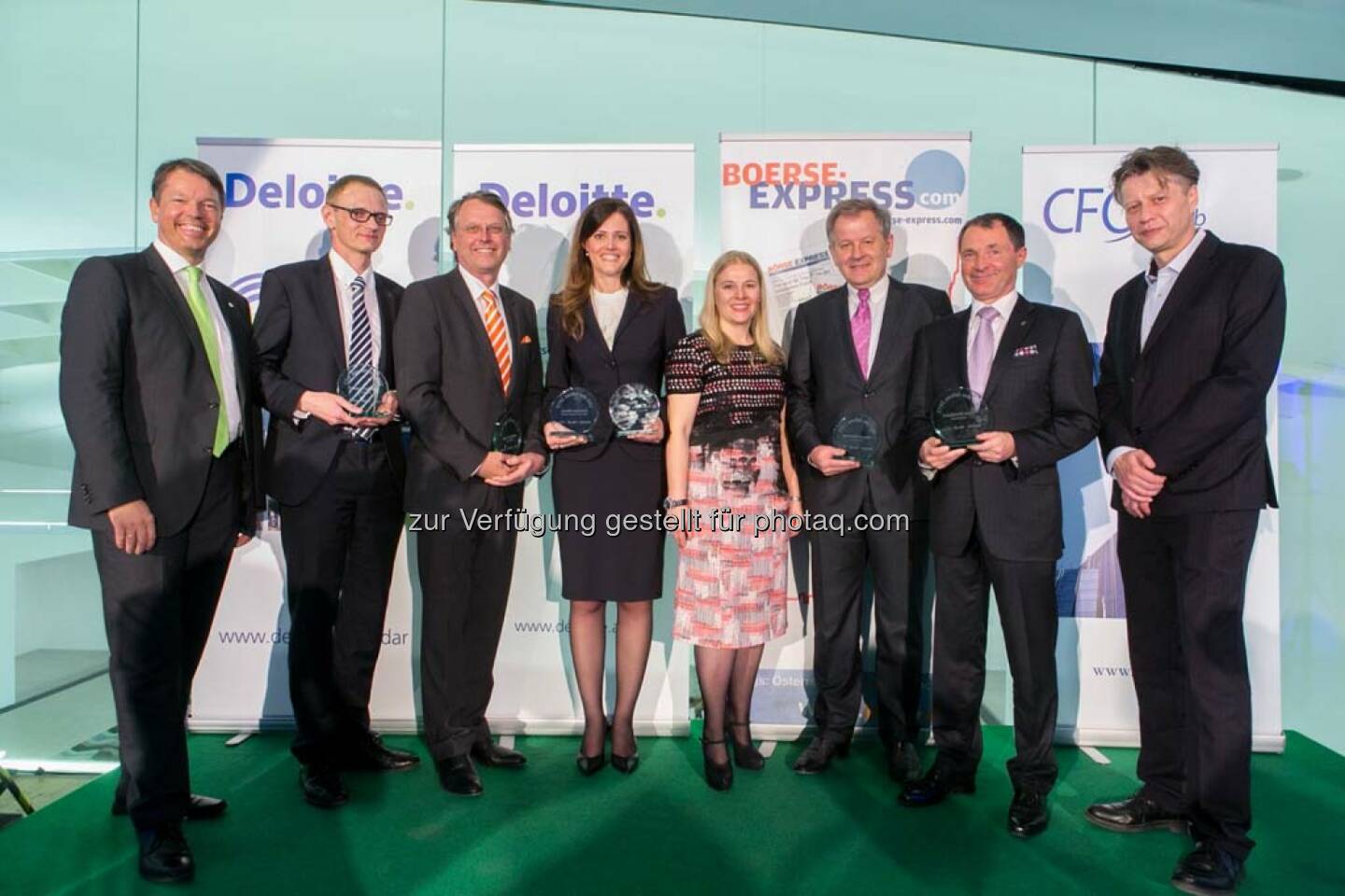 Gerhard Marterbauer (Deloitte), Gerald Jobst (Egger), Hans Tschuden (Telekom Austria), Milena Ioveva (Porr), Karin Mair (Deloitte), Eduard Zehetner (Immofinanz), Franz Wohlfahrt (Novomatic), Robert Gillinger (Börse Express)