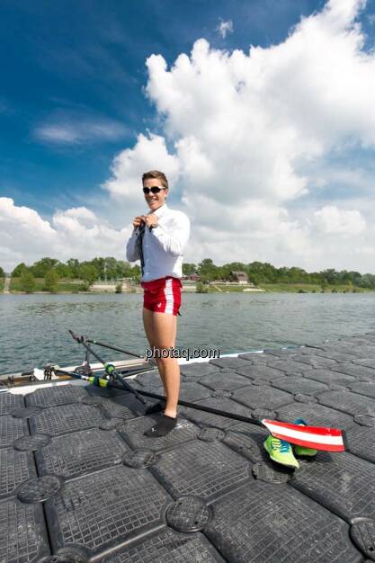 Ready for Business - Gerald Pollak, Steinspornbrücke, rot-weiss-rot, © finanzmarktfoto.at/Martina Draper (27.04.2014) 