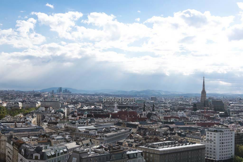 Wien, Stephandsdom, Blick vom Uniqa Tower, © finanzmarktfoto.at/Martina Draper (27.04.2014) 