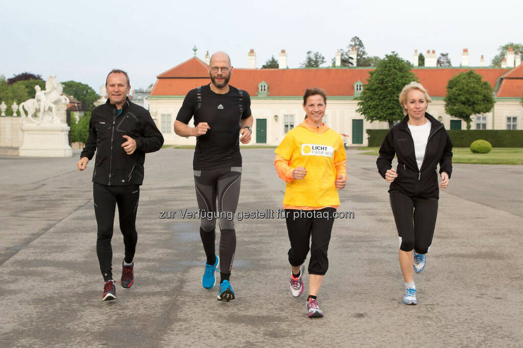 Hannes Menitz, Initiator des erste bank vienna night run, Lauftrainer Christian Beer, Kristina Sprenger, Christine Grafinger (echomedia), © Licht für die Welt (02.05.2014) 