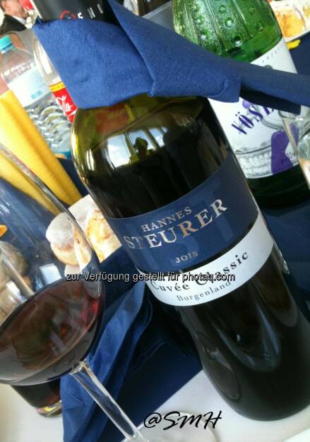 Wein kam aus dem Nordburgenland und war ... erraten! ... sehr gut! , © Michael Fischer (04.05.2014) 