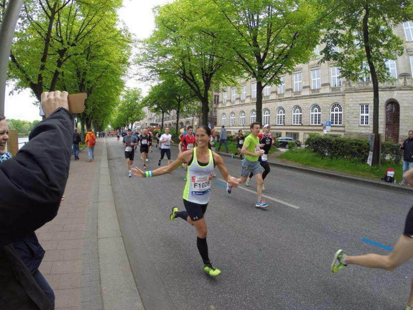 Runplugged Betatesterin beim Hamburg Marathon in knapp mehr als 3h im Ziel https://www.facebook.com/