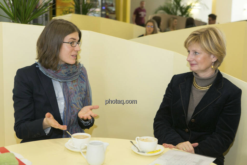 Julia Smid, Susanne Neuner, © Martina Draper/finanzmarktfoto.at (21.12.2012) 