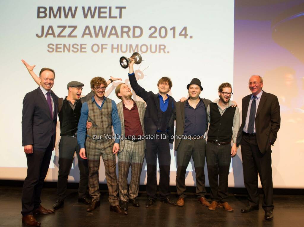 Ian Robertson, Mitglied des Vorstands der BMW AG, Hildegard Lernt Fliegen, Hans-Georg Küppers, Kulturreferent der Stadt München: Hildegard Lernt Fliegen gewinnt den BMW Welt Jazz Award 2014, © Aussendung (05.05.2014) 