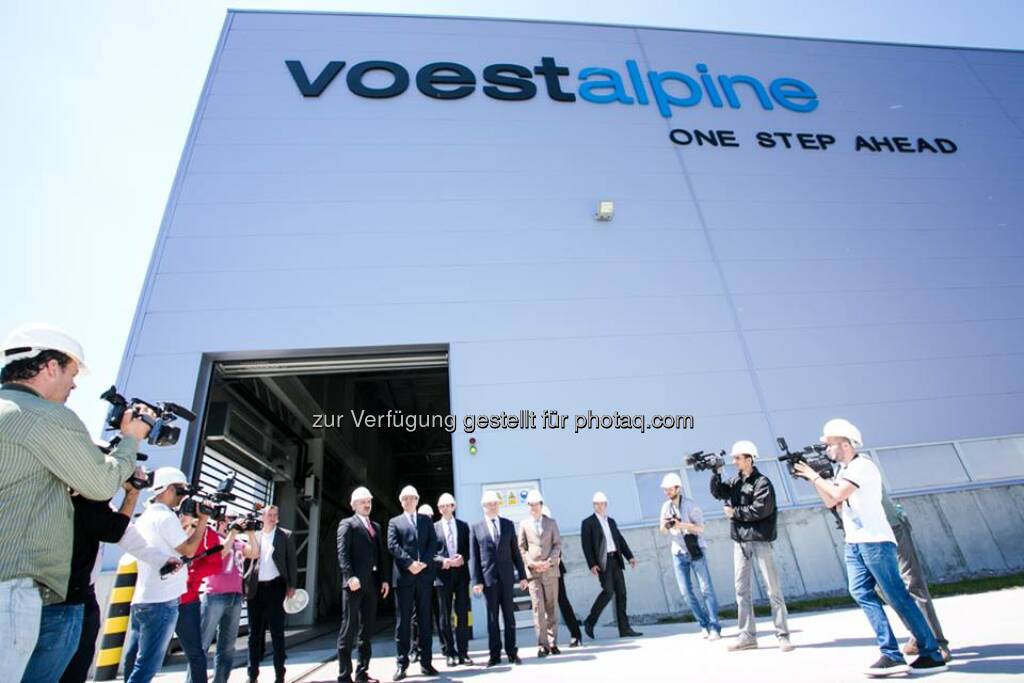 Hoher Besuch: Am 07. Mai 2014 besuchte der rumänische Premierminister das neue voestalpine Steel Service Center Romania SRL in Giurgiu. Das Werk ist eine wichtige Investition für die rumänische Wirtschaft. Erfahren Sie mehr: http://bit.ly/RwN18I  Source: http://facebook.com/voestalpine (09.05.2014) 