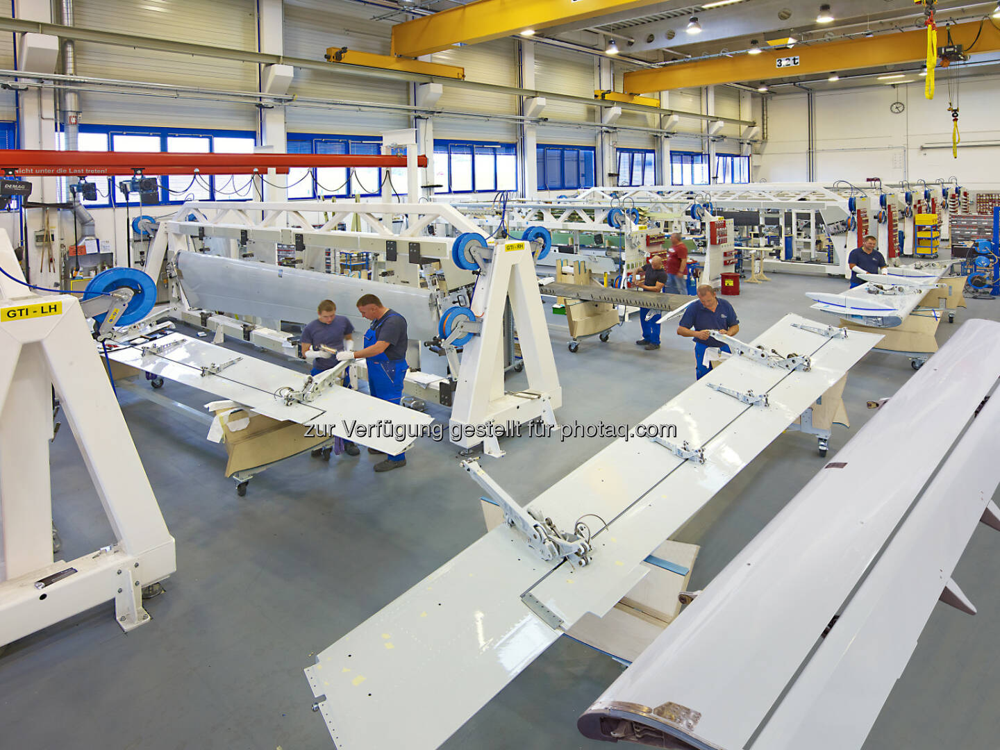 FACC AG: im Geschäftsjahr 2013/14 konnte wurde die Umsatzmarke von einer halben Milliarde übertroffen. Die FACC plant nun den Börsengang für 2014. Im Bild: Landeklappe Assembly Line (Bild: FACC)
