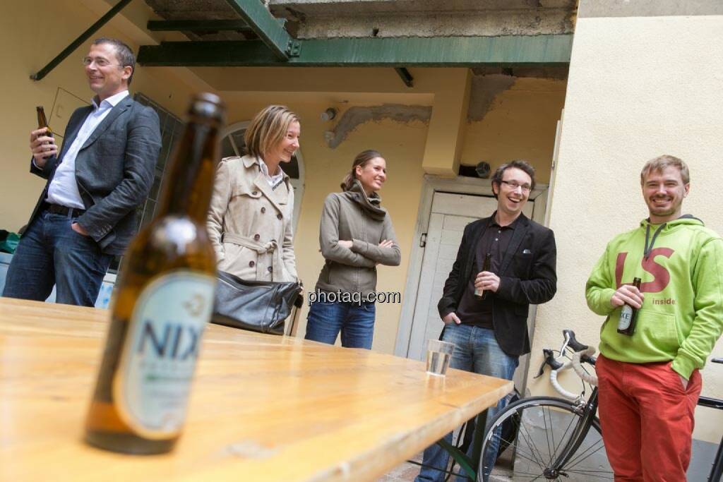 Wolfgang Siegl-Cachedenier (startupps.net), Doris Gstatter (IR & mehr), Christina Oehler (wikifolio), Daniel K. (Praktikantenaspirant), Thomas Hapala (wikifolio), © finanzmarktfoto.at/Martina Draper (15.05.2014) 