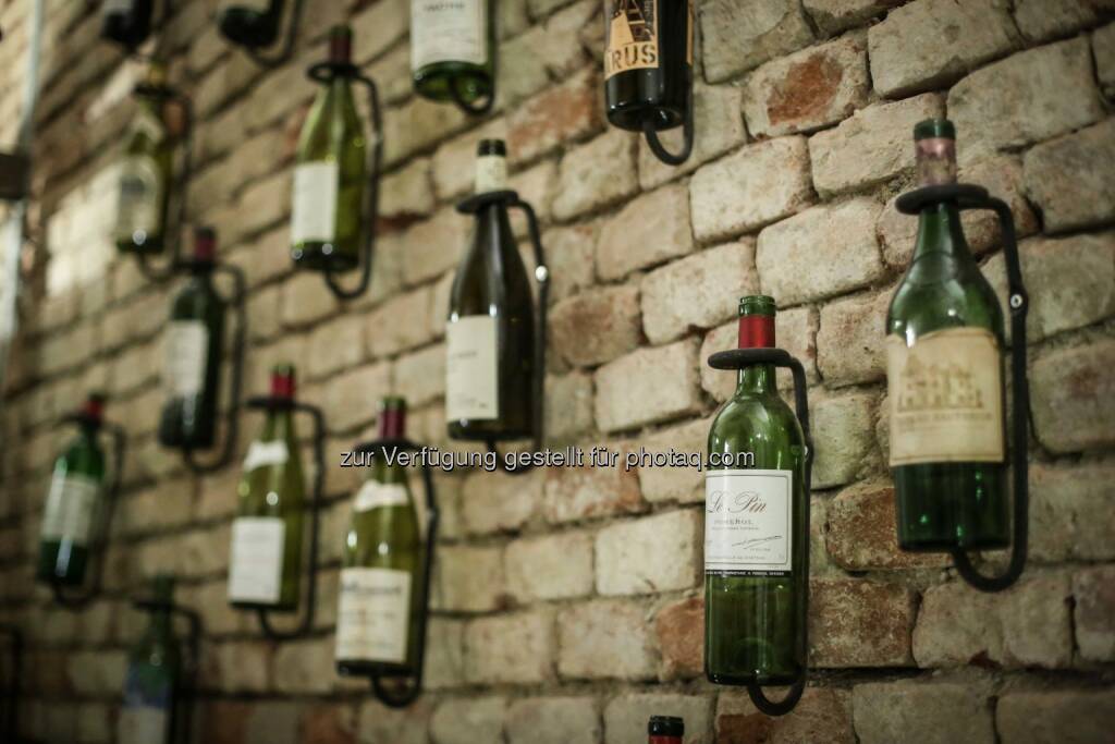Weinflaschen, © Martina Draper (18.05.2014) 