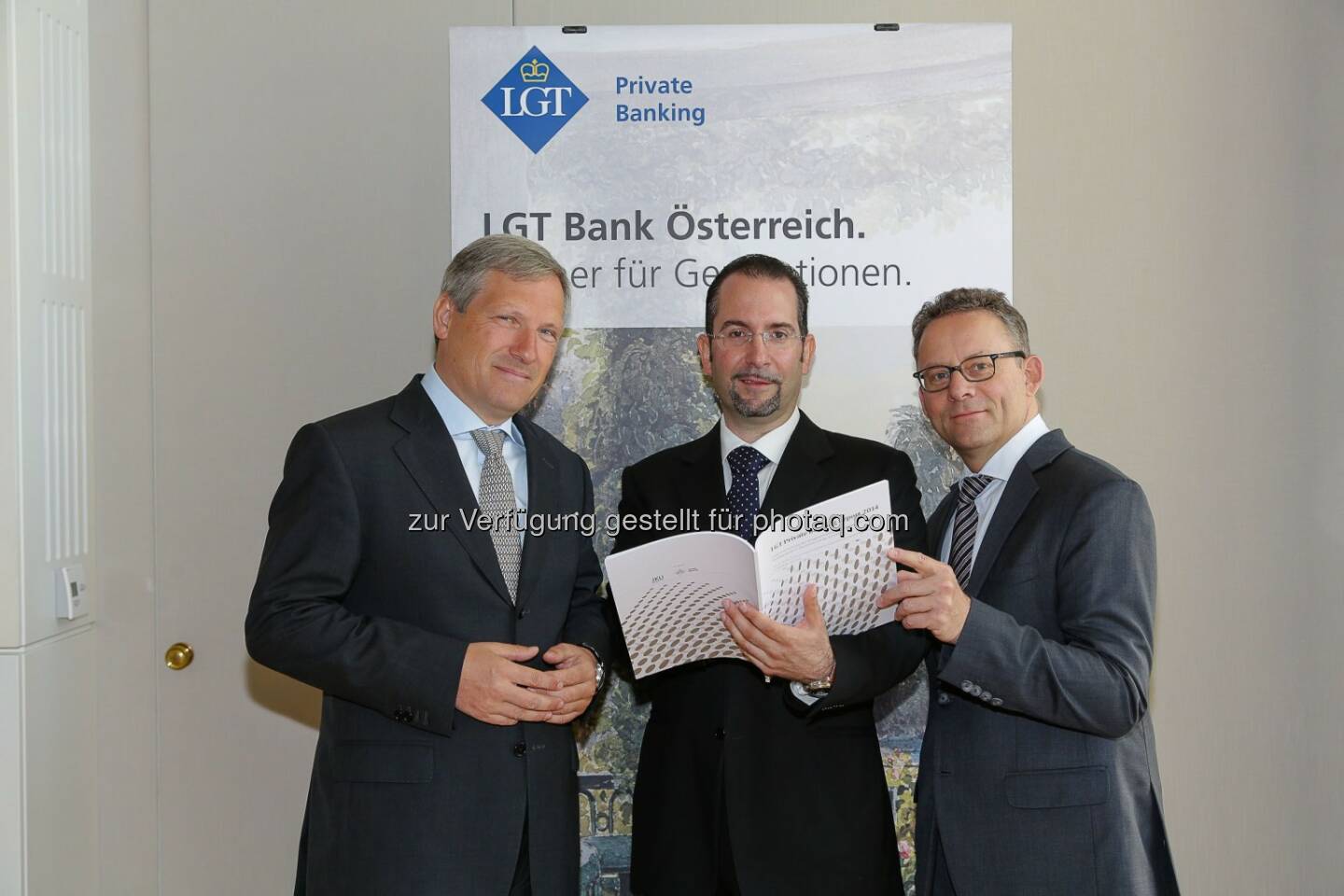 Meinhard Platzer (CEO LGT Bank Österreich), Teodoro D. Cocca (Institut für betriebliche Finanzwirtschaft, Johannes Kepler Universität Linz) und Christof Buri (LGT Group, Head Group Marketing & Communications) bei der Pressekonferenz LGT Private Banking Studie 2014 (Bild: LGT Group/APA-Fotoservice/Tanzer)