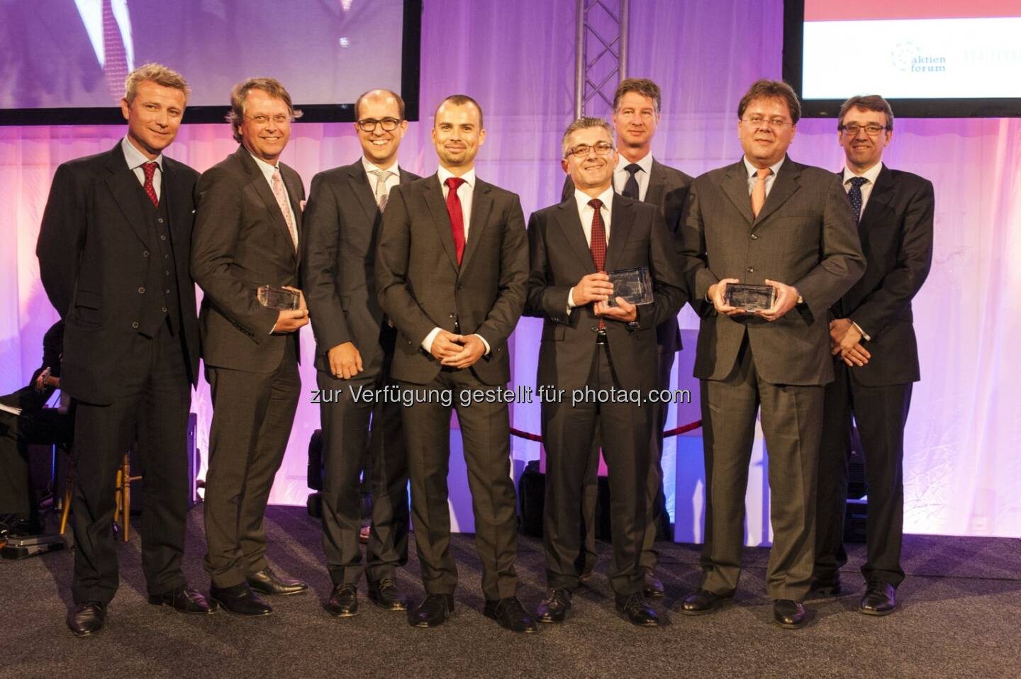 Erstmalig verliehener Wiener Börse-Journalistenpreis geht an voestalpine - Wolfgang Nedomansky (APA-Finance), Hans Tschuden (Telekom Austria), Peter Schiefer (Telekom Austria), Peter Felsbach (voestalpine), Herbert Eibensteiner (voestalpine), Michael Mauritz (Erste Group), Gernot Mittendorfer (Erste Group), Harald Hagenauer (C.I.R.A.)  (c) APA