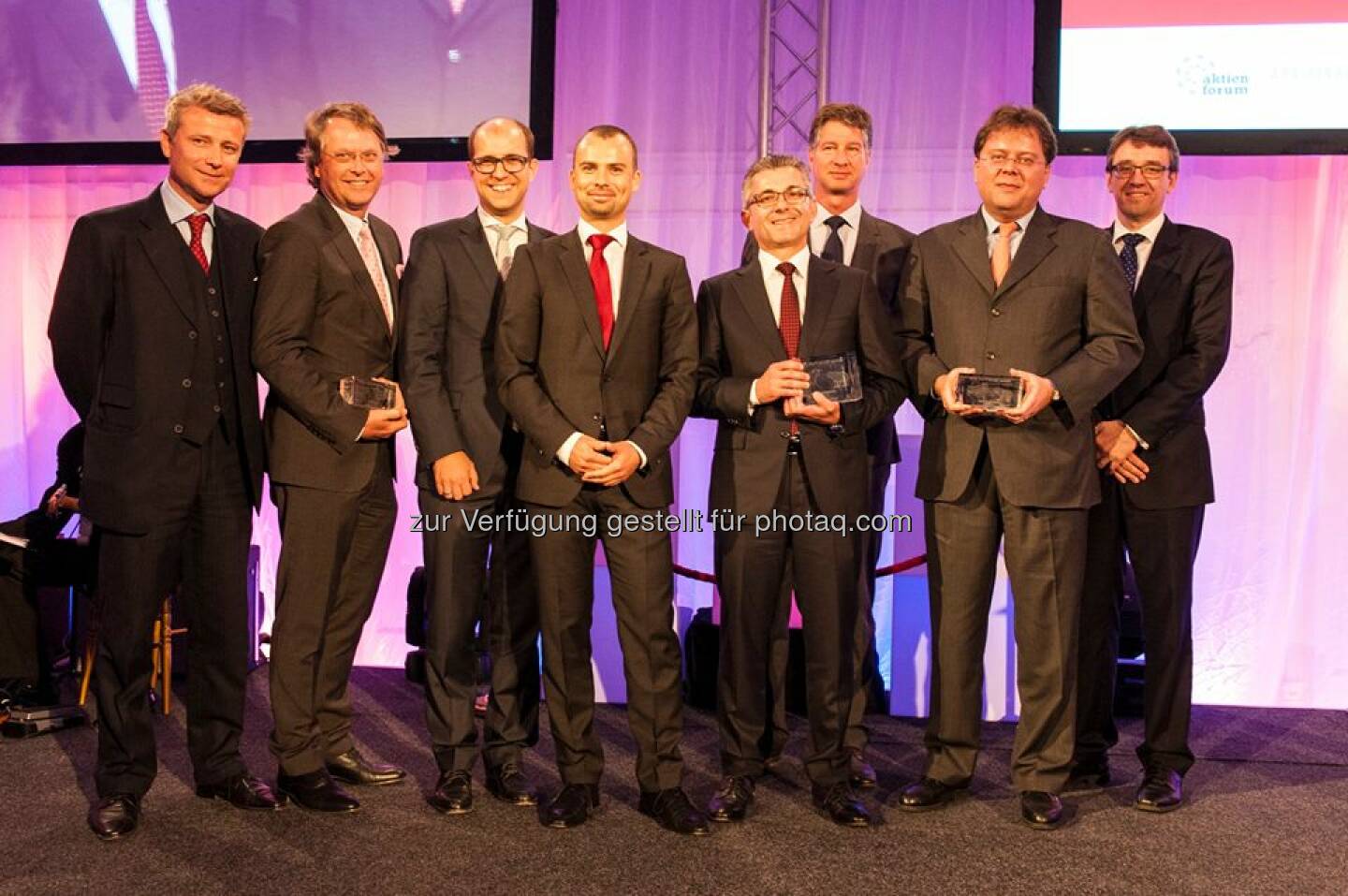 voestalpine doppelter Sieger beim Wiener Börse Preis: Neben dem #ATX-Preis, erhielt der voestalpine-Konzern auch den erstmalig verliehenen #Journalistenpreis. http://bit.ly/1k7v6B8  Source: http://facebook.com/voestalpine