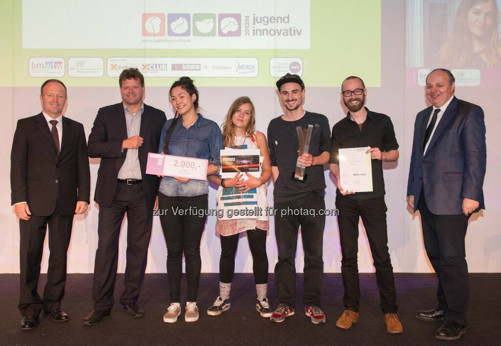 In der Kategorie Design ging der Hauptpreis an drei Schüler von der HTBLuVA Salzburg. Mira Marlen Ruhmannseder, Hannah Shong und Manuel Tozzi widmen sich schon seit mehreren Jahren der Herausforderung, die vielfältigen Anforderungen an gutes Corporate Design unter einen Hut zu bringen. Nun haben sie mit ihrem Projekt The Yessir Collecitve eine lose Vereinigung künstlerisch tätiger Menschen realisiert, die ästhetisches Bewusstsein mit Spontaneität verbindet., © aws, Voglhuber (29.05.2014) 