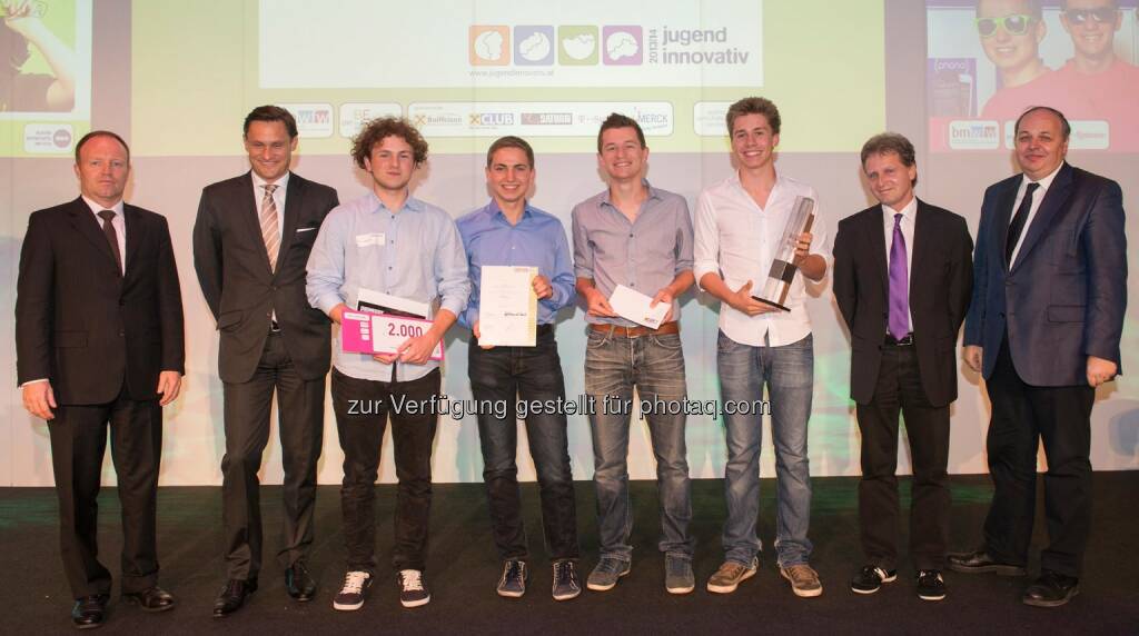 Der idea.goes.app Award ging an vier Schüler der HTBLuVA Salzburg. Stefan Salcher, David Buchwinkler, Adrian Jandl und Lukas Leitinger entwickelten eine innovative App namens phono, die es ermöglicht, Songs von verschiedenen Smartphones zu einer Playlist zu kombinieren, indem über WLAN Songvorschläge eingespeist werden., © aws, Voglhuber (29.05.2014)