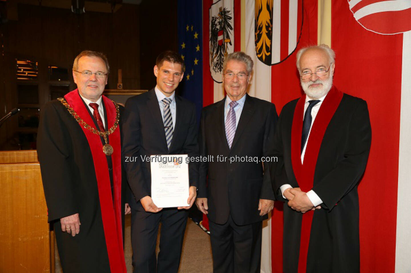 Rektor Hagelauer (Johannes Kepler Universität (JKU) Linz), Thomas Lichtenegger, Bundespräsident Heinz Fischer, Prof. Krotschek: Promovenden der Johannes Kepler Universität (JKU) Linz erhielten die Doktorwürde der Technischen Wissenschaften.