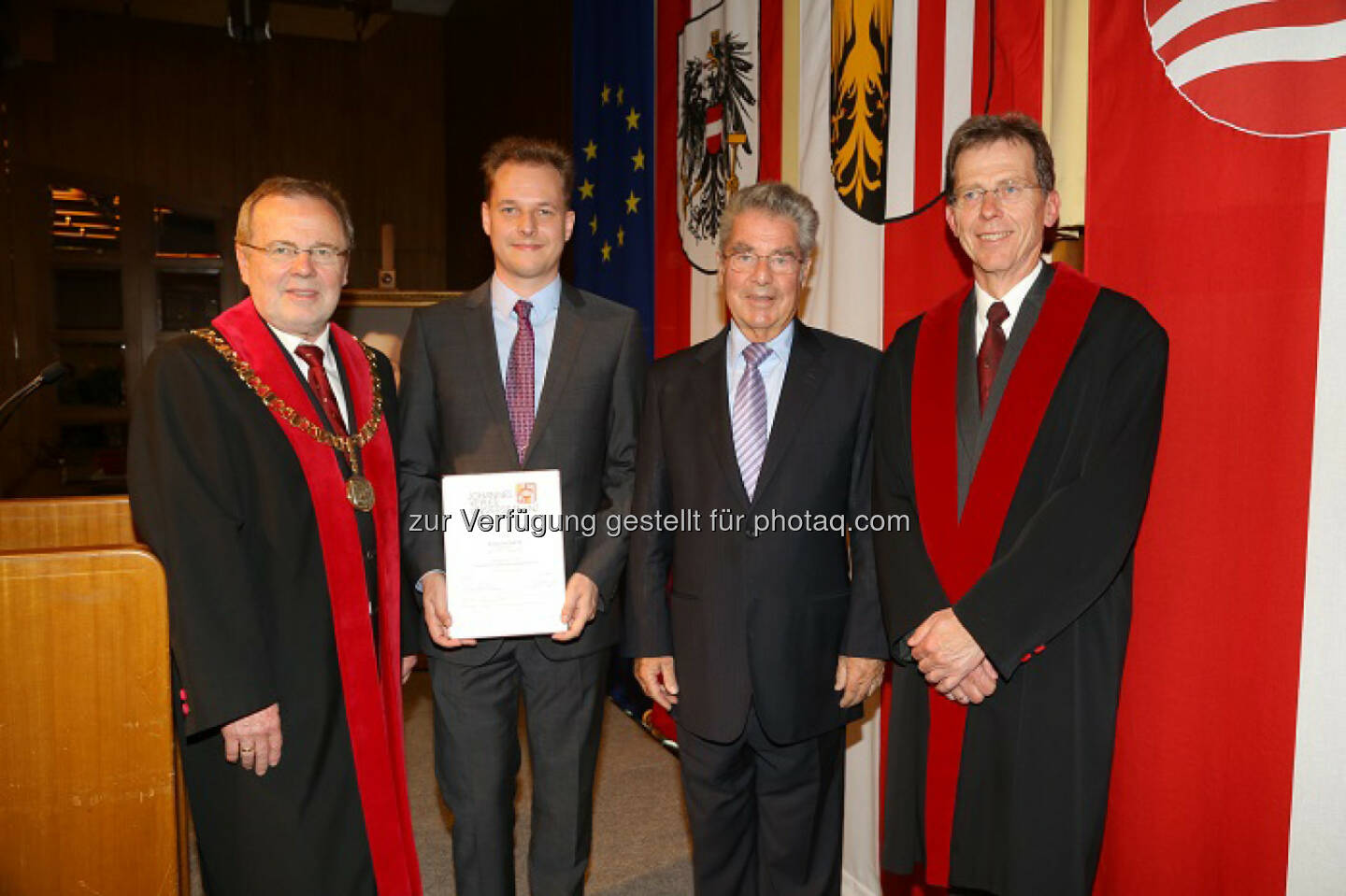 Rektor Hagelauer (Johannes Kepler Universität (JKU) Linz), Roland Schatz, Bundespräsident Heinz Fischer, Prof. Krotschek: Promovenden der Johannes Kepler Universität (JKU) Linz erhielten die Doktorwürde der Technischen Wissenschaften.