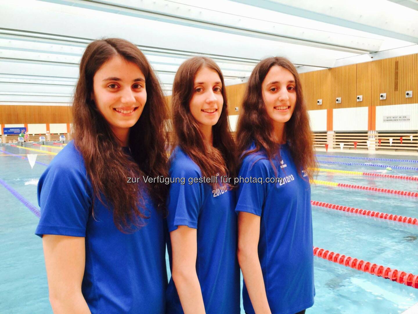 Dem im Jahr 2012 gestellten Antrag auf Einbürgerung der griechischen Schwestern von Anna-Maria, Vasiliki-Pagona und Eirini-Marina Alexandri wurde rechtzeitig vor der Junioren-WM stattgegeben. es handelt sich um sehr talentierte Synchronschwimmerinnen und große Nachwuchshoffnungen.
