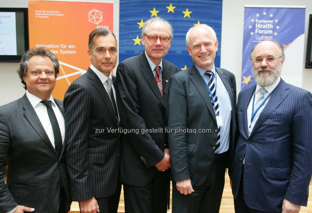 Ingo Raimon (Präsident, FOPI), Ronald Pichler (Generalsekretär, FOPI), Helmut Brand (Präsident EHFG, Jean Monet Professor in European Public Health), Josep Figueras (Direktor, European Observatory on Health Systems and Policies) und Clemens Martin Auer (Sektionsleiter, Bundesministerium für Gesundheit):  FOPI - Forum der forschenden pharmazeutischen Industrie: EHFG&FOPI-Workshop: Wie resilient und innovativ ist das österreichische Gesundheitssystem? (04.06.2014) 