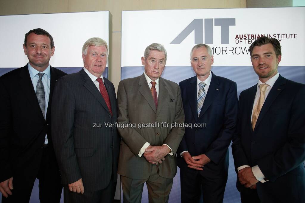 AIT mit stabilem Gewinn und steigendem Auftragsstand: Michael Hlava, Head of AIT Corporate and Marketing Communications, Wolfgang Knoll, Managing Director AIT Austrian Institute of Technology, Hannes Androsch, Präsident des Aufsichtsrates des AIT Austrian Institute of Technology, Anton Plimon, Managing Director AIT Austrian Institute of Technology und Alexander Svejkovsky, Chief Financial Officer (CFO) AIT Austrian Institute of Technology 
 (10.06.2014) 