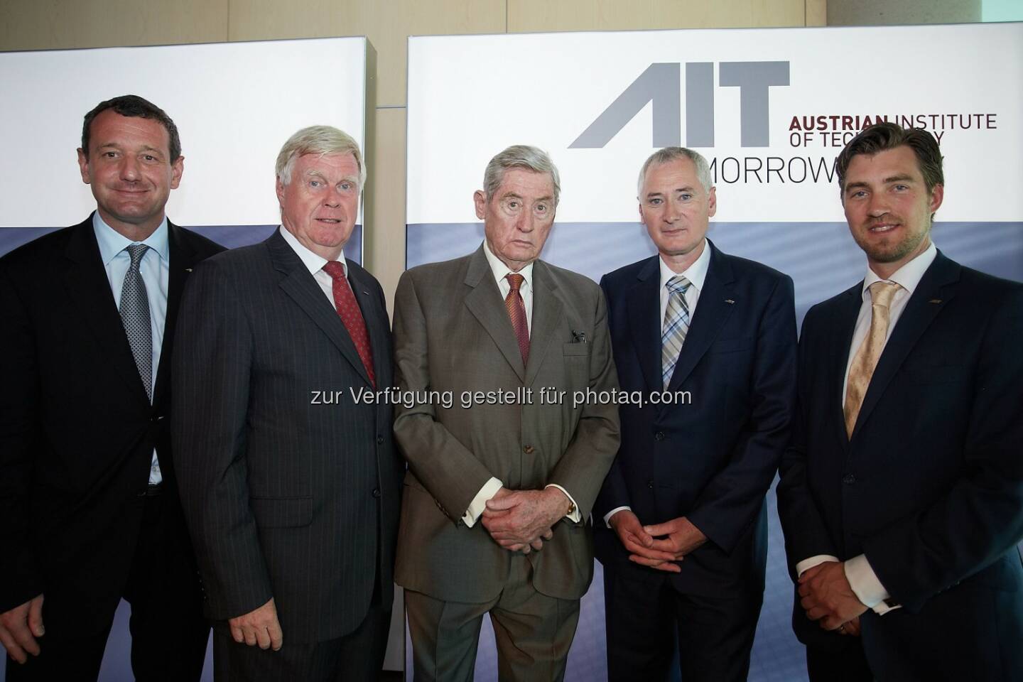 AIT mit stabilem Gewinn und steigendem Auftragsstand: Michael Hlava, Head of AIT Corporate and Marketing Communications, Wolfgang Knoll, Managing Director AIT Austrian Institute of Technology, Hannes Androsch, Präsident des Aufsichtsrates des AIT Austrian Institute of Technology, Anton Plimon, Managing Director AIT Austrian Institute of Technology und Alexander Svejkovsky, Chief Financial Officer (CFO) AIT Austrian Institute of Technology 
