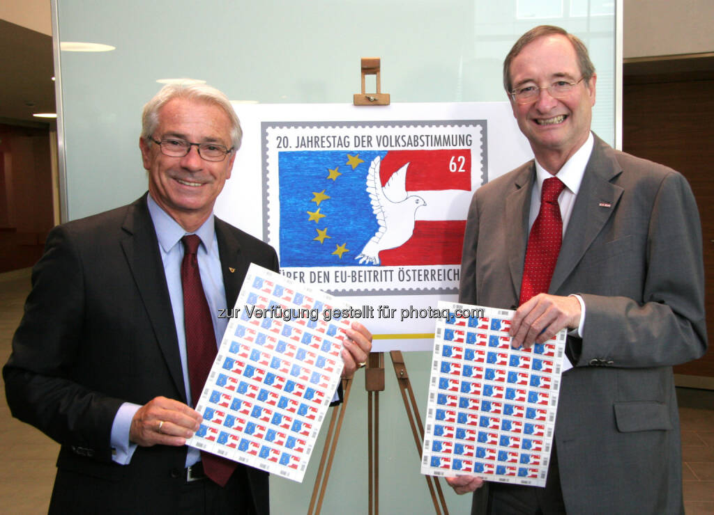 Sonderbriefmarke anlässlich 20 Jahre Volksabstimmung über den EU-Beitritt Österreichs: Post-Generaldirektor Georg Pölzl und Wirtschaftskammer-Präsident Christoph Leitl Fotograf (12.06.2014) 